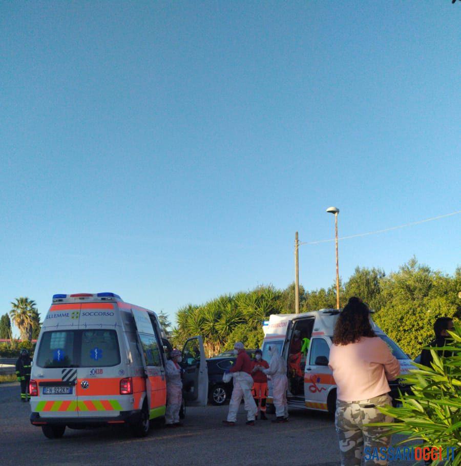 Ottana Auto Esce Di Strada E Sfonda Il Guardrail All Uscita Della Dcn