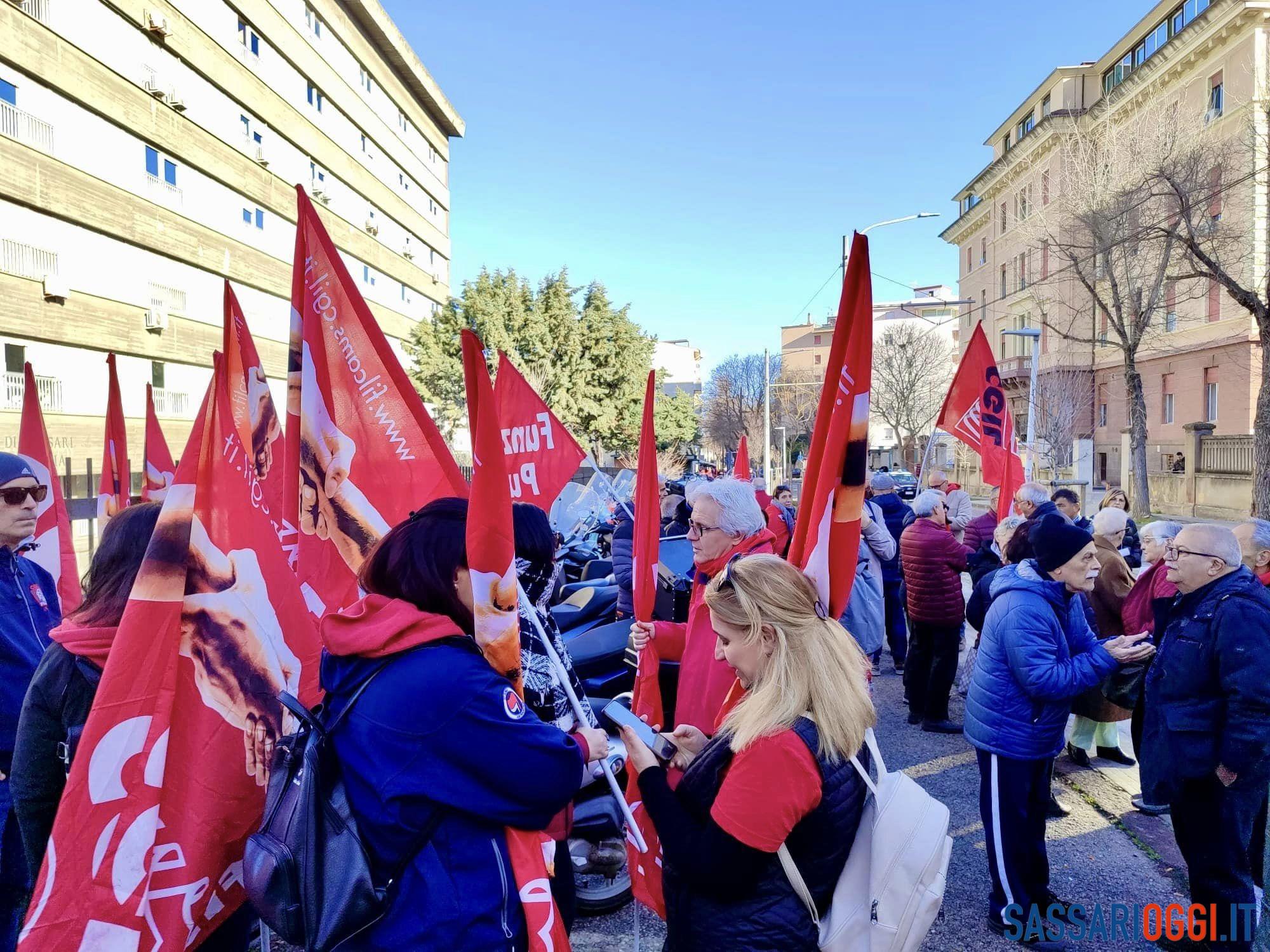 La Cgil Protesta In Piazza A Sassari La Sanità è Al Collasso 4189