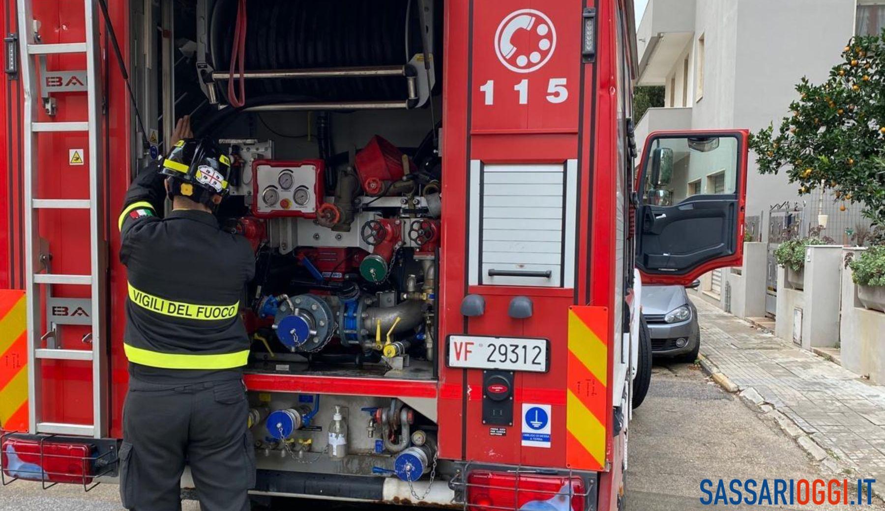 Incendio in un'abitazione di Alghero, scatta l'allarme