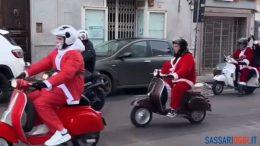 Babbo Natale in Vespa regala sorrisi ai bambini di Sassari