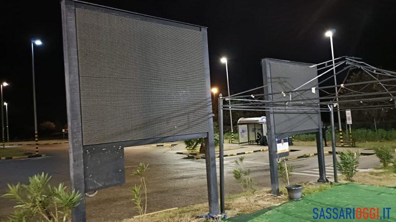 Pannelli digitali fuori uso nella stazione di via Zirano a Sassari