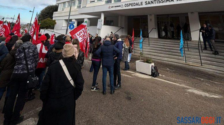 A Sassari la protesta dei sanitari contro il sovraffollamento ospedaliero