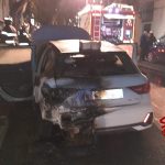 Auto in fiamme nel centro di Alghero, scatta l'allarme