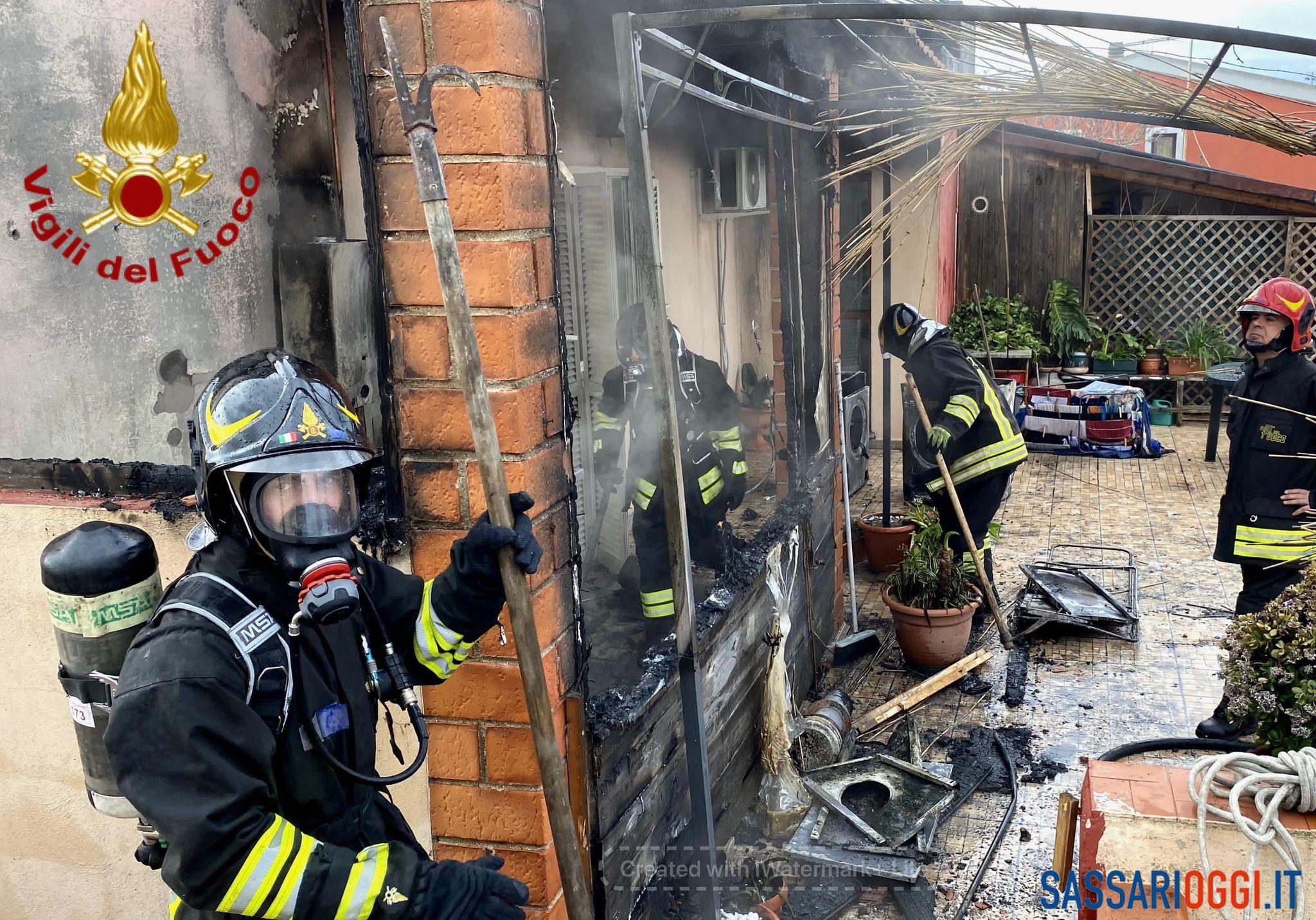 Paura a Li Punti, fiamme in un'abitazione